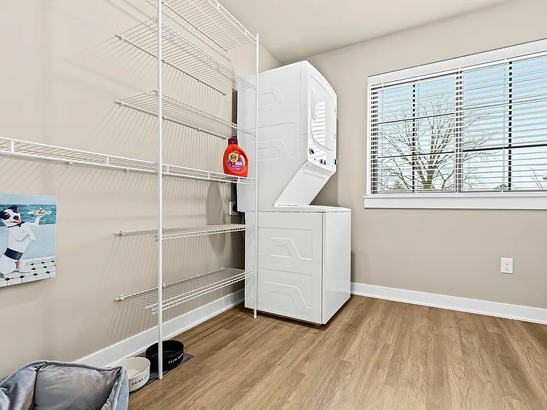 Sterling Park Place Apartments — Photo 9