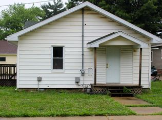 1107 Arthur Ave, Charleston, IL 61920