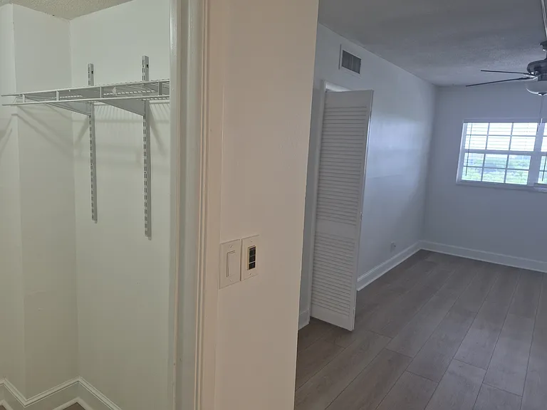 3050 N Palm Aire Dr #702 — Photo 27