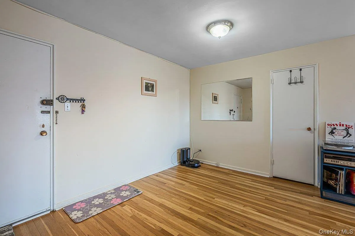 18-50 211 Street #6B photo 1