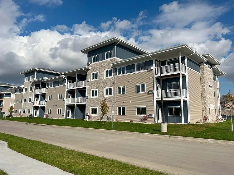 Carlson Place Apartments — Photo 2