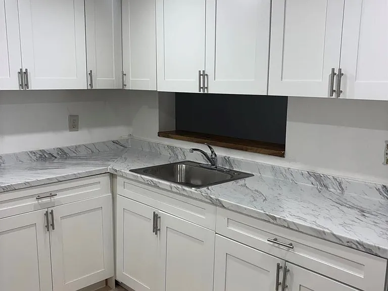 5190 Las Verdes Cir #315 — Photo 4