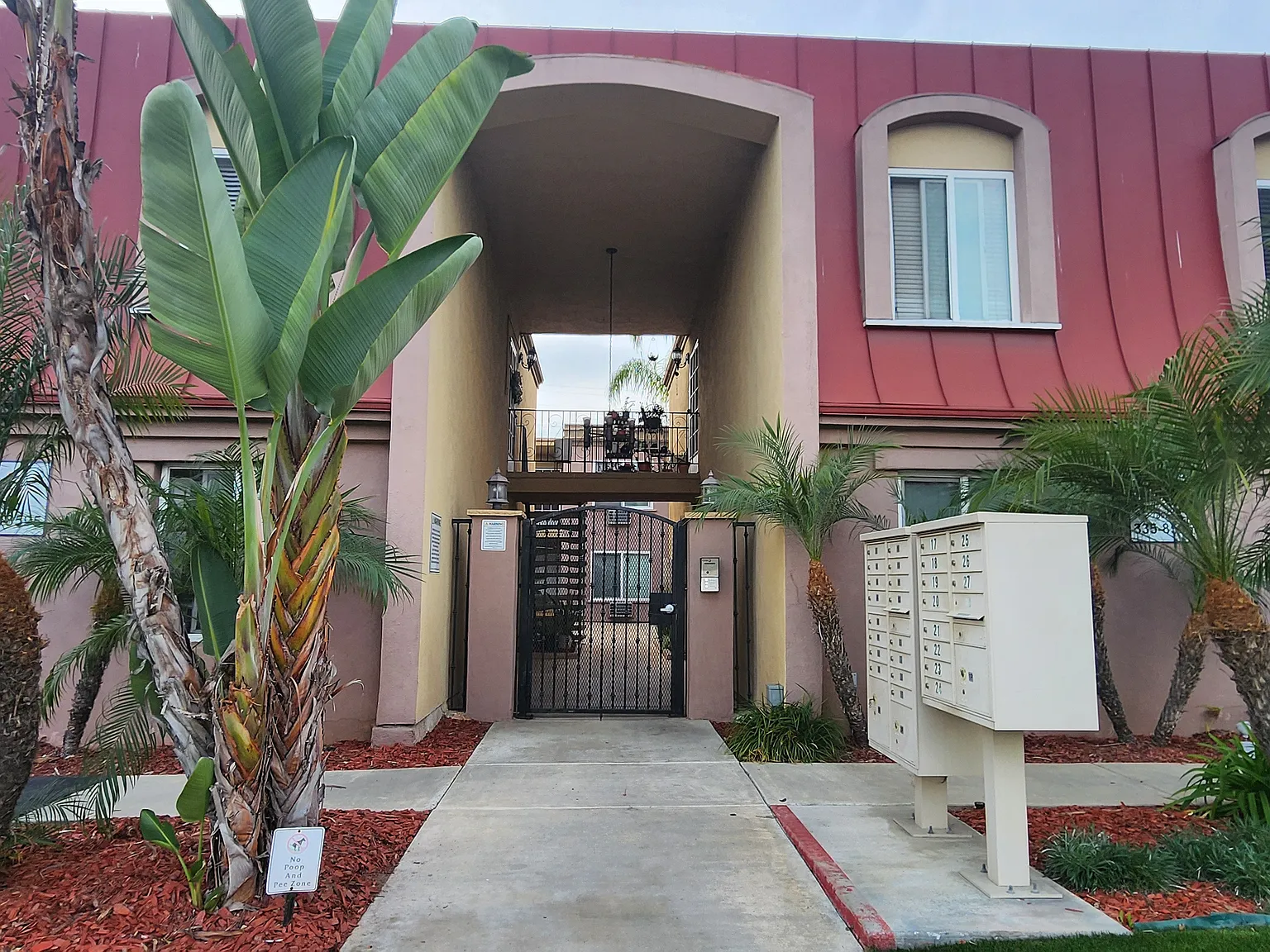 Felton Courtyard Apartments — Photo 2
