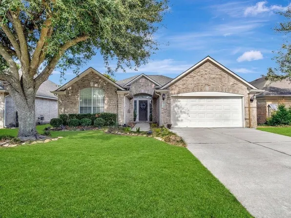 1718 Buckingham Dr, Pasadena, TX 77504