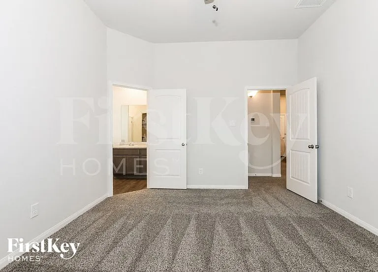 11012 Patriot Ct — Photo 8