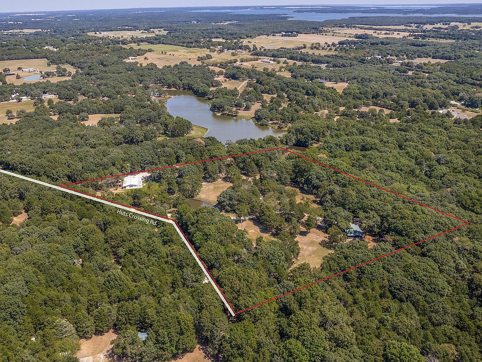 1st image of 330 Huts Crossing Rd