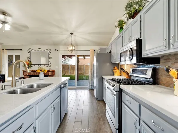 11224 Westbrook Dr, Adelanto, CA 92301