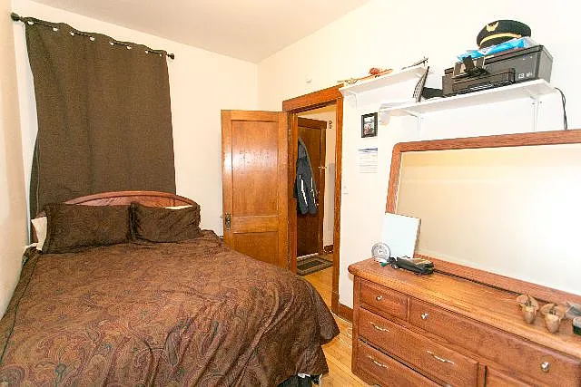 1927 W Schiller St #1 — Photo 10