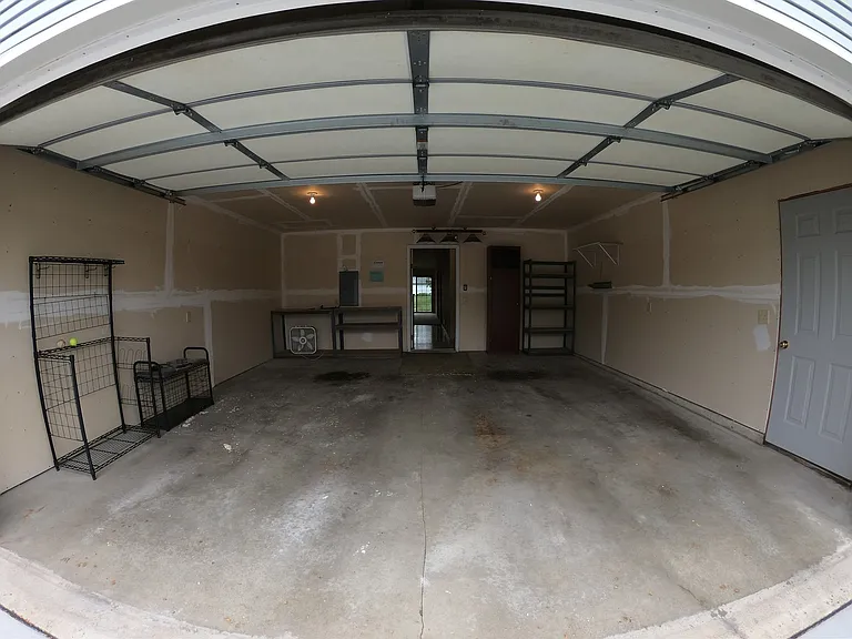 763 Rockford Ave E — Photo 3