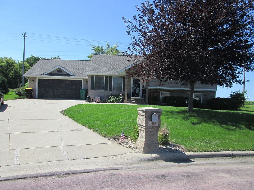1st image of 903 1st St N