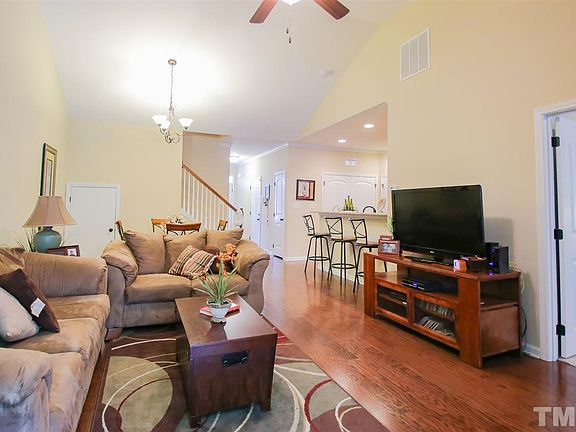 4th image of 904 Lake Michael Way