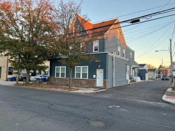1024 Pond St, Bristol, PA 19007