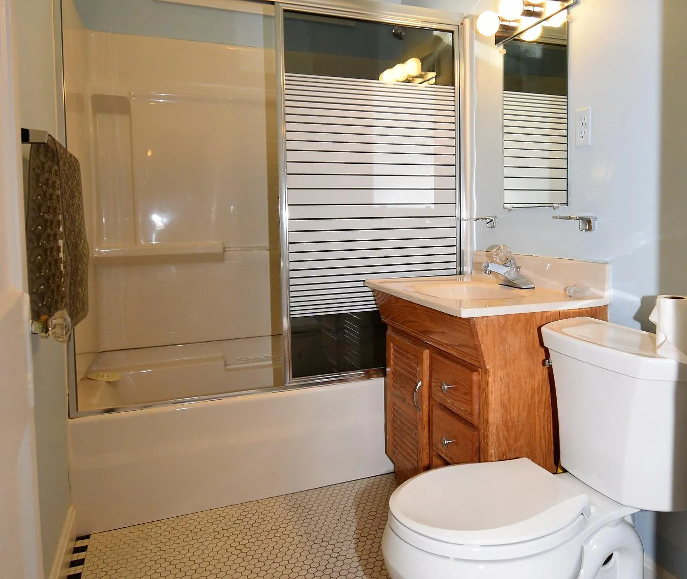 2 bed, 1100 sqft, $2,800 — Photo 3