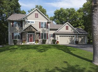 920 Hiawatha Dr, Chanhassen, MN 55317