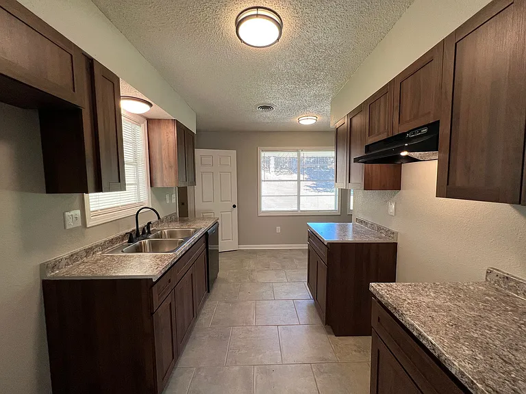 3707 Vanderwood Dr — Photo 10