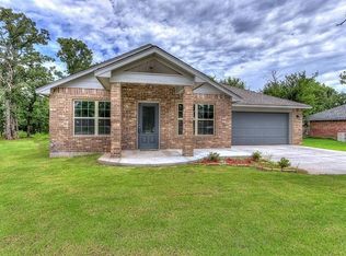 639 Franklin St, Jones, OK 73049