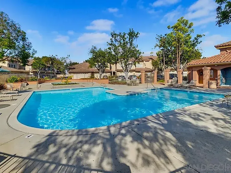 2370 Greenbriar Dr #C — Photo 8