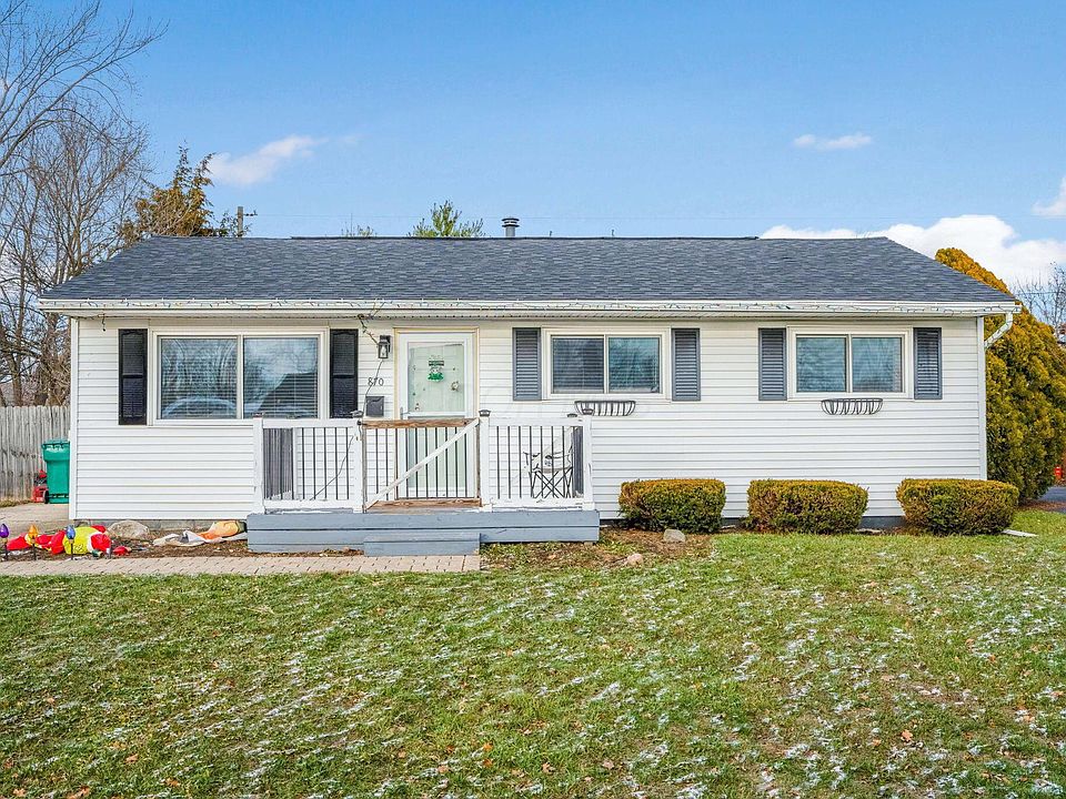 1st image of 870 Crescent Dr