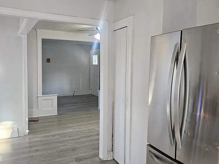 118 Chaplin St — Photo 1