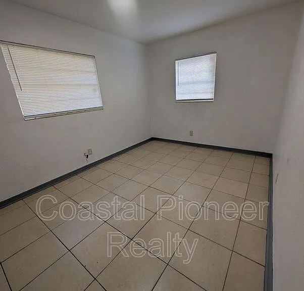 3721 N Whittier St — Photo 42