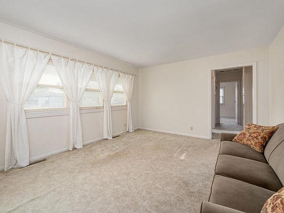 5th image of 610 Morningside Dr