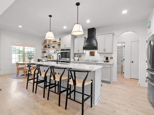238 Cotoneaster Ln, Clarksville, TN 37043