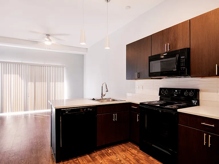 800 S Robberson Ave — Photo 17