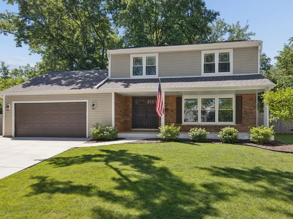 1220 Garden Ct, Naperville, IL 60540