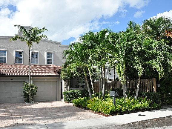 2nd image of 627 SW 5th Ave