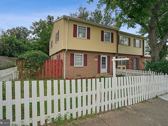 2nd image of 2813 Banks Ct