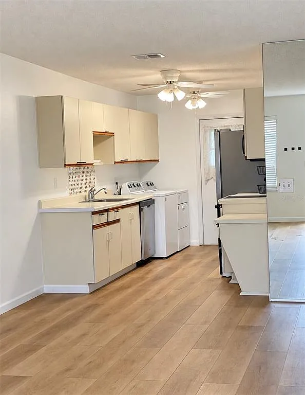2 bed, 2.0 bath, 1073 sqft, $1,395 — Photo 4