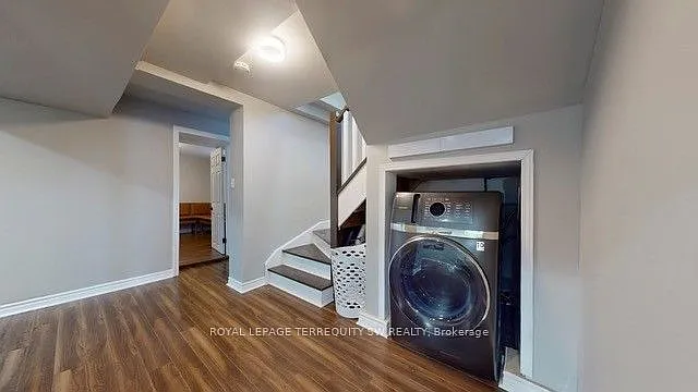 219 Beechgrove Dr #LOWER LVL — Photo 19