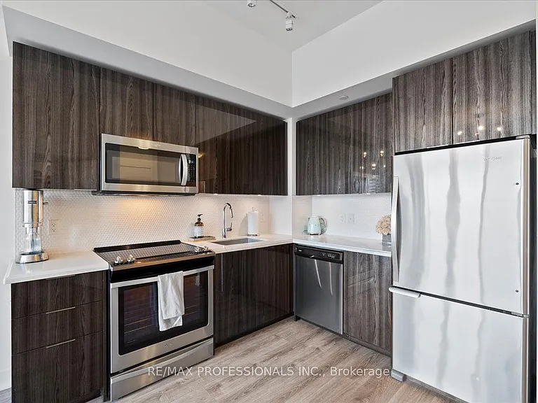 30 Shore Breeze Dr #1422 — Photo 13