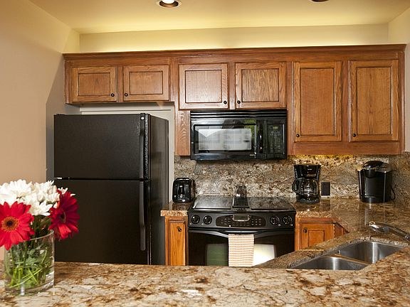 2nd image of 3910 Pond Dr #6