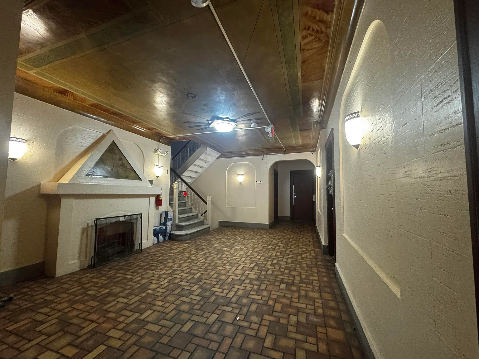1 bed, 1.0 bath, $1,900 — Photo 2