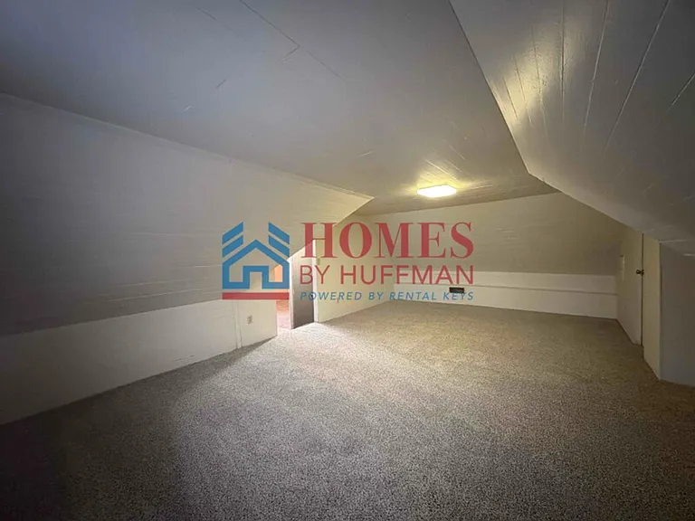 1310 W Delaware St — Photo 17