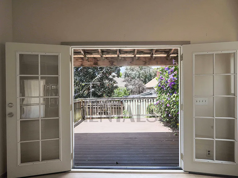 5363 Shafter Ave — Photo 33