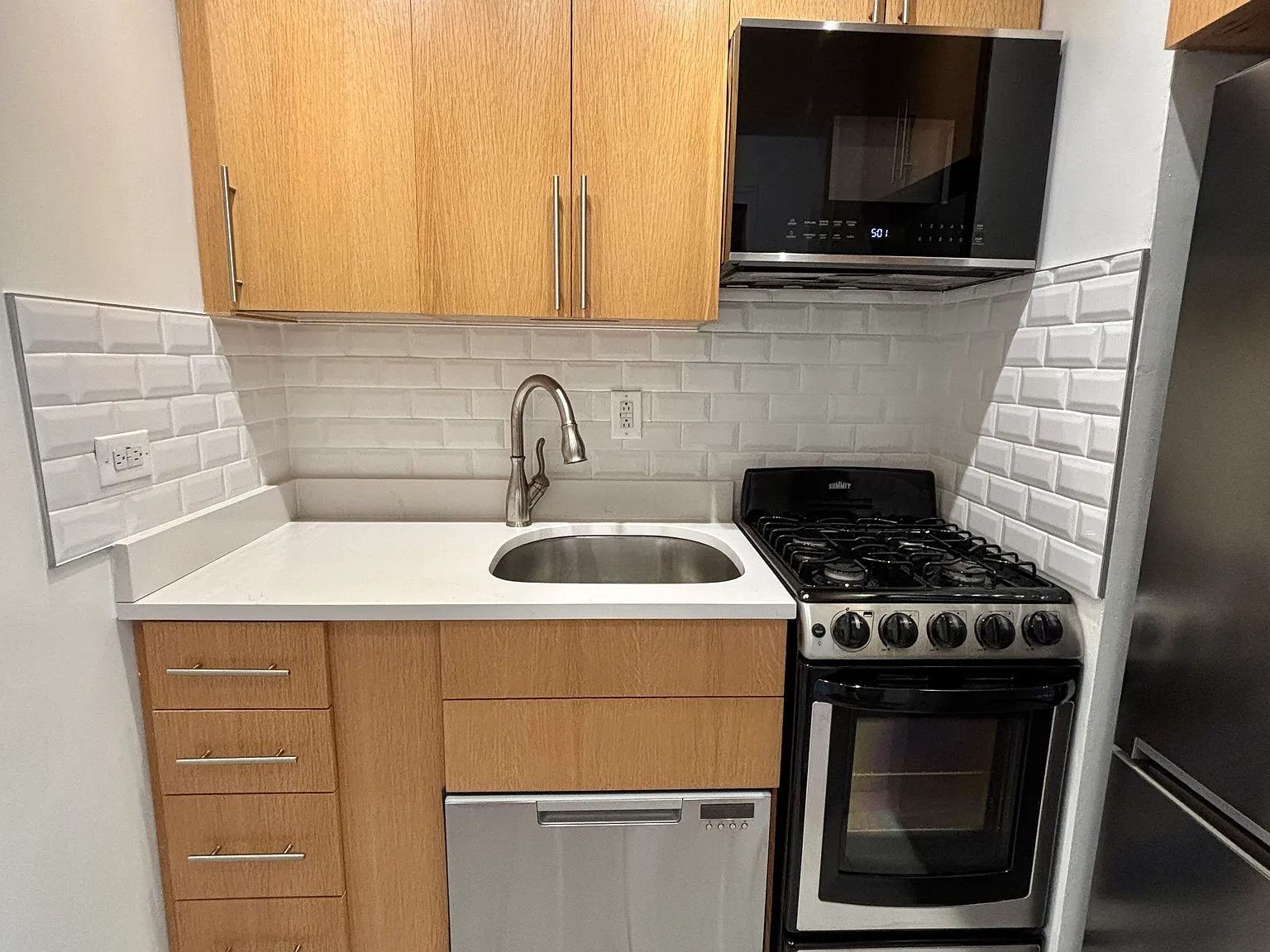 420 East 79th Street — Photo 2