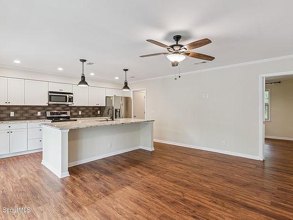 4th image of 800 Mallery St APT 26