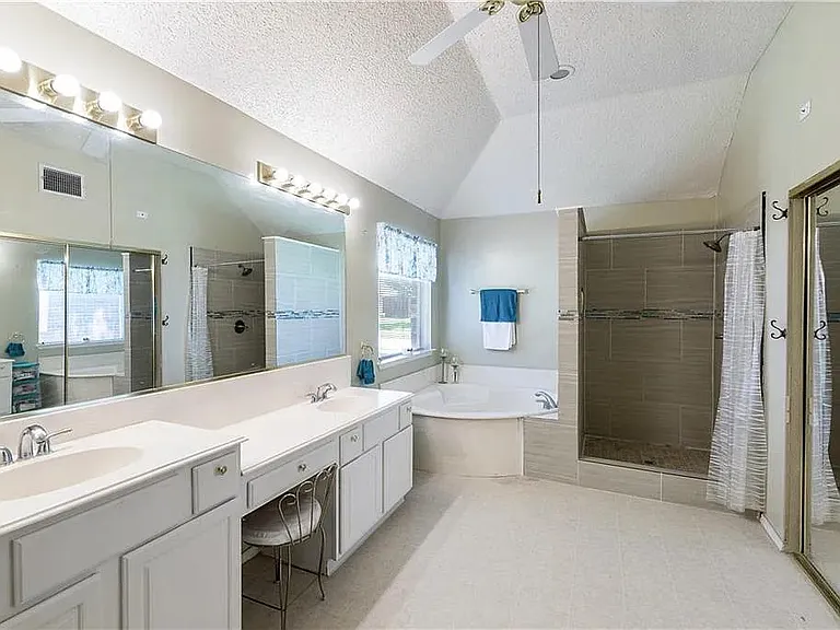 2409 Homestead Dr — Photo 5