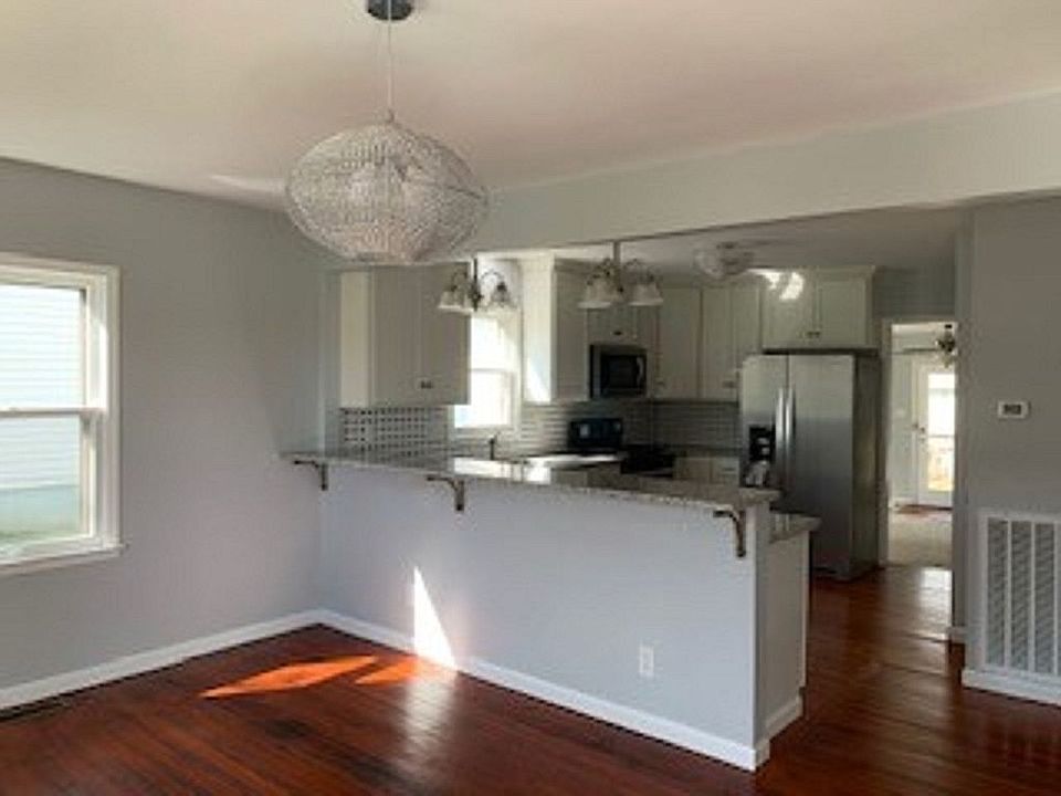 Open Floorplan, New Kitchen