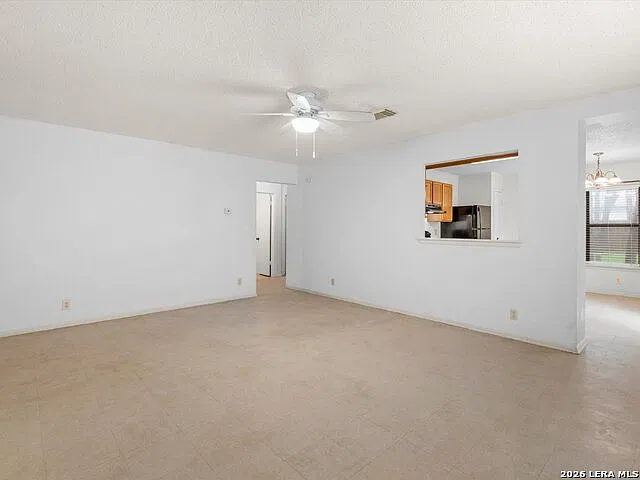 3 bed, 2.0 bath, 1097 sqft, $1,700 — Photo 4
