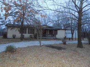 1044 E 1200th Rd, Lawrence, KS 66047