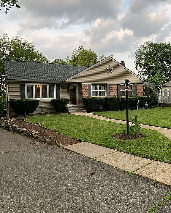 1st image of 30 Pohatcong Dr