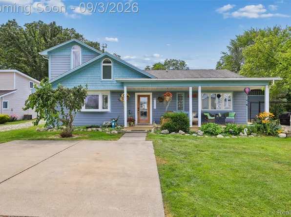 2231 N Channel Dr, Harsens Island, MI 48028