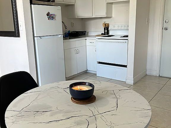 2nd image of 842 Meridian Ave APT 03F