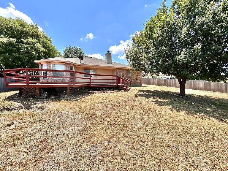 404 Mesquite Cir — Photo 28