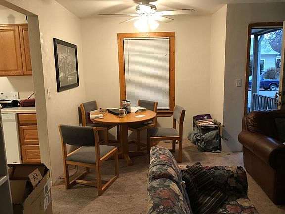 livingroom/dining area