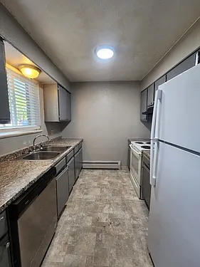 1363 Mobile St — Photo 7