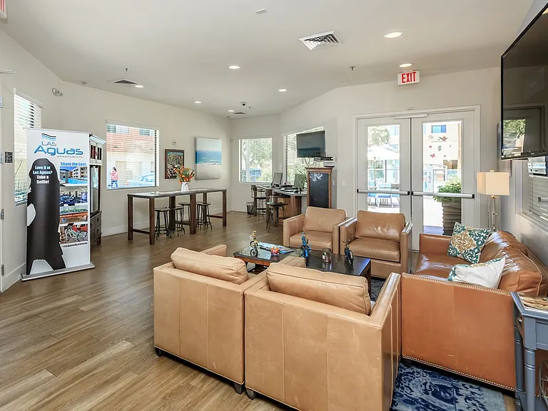 Las Aguas Apartments — Photo 8